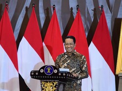 Menkum Puji Aksi Paskibraka Papua Barat Daya, Tawarkan Motor-Beasiswa