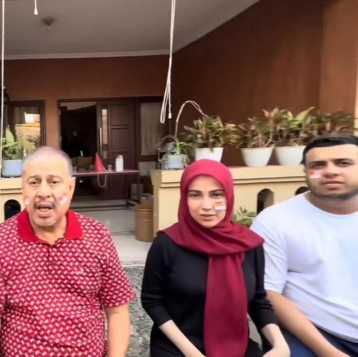 <p>Kakak ipar YouTuber Fadil Jaidi, Miskah Shafa, melahirkan anak pertamanya pada 28 Juli 2025. Belum sebulan melahirkan, Miskah sudah terlihat melakukan aktivitas. Baru-baru ini, Miskah ikut acara 17 Agustusan bareng keluarga suaminya. (Foto: YouTube Fadil Jaidi)</p>