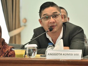img-title Terpopuler: Pasha Ungkap Alasan Anggota DPR Joget Vs Penampilan Azizah Salsa usai Resmi Menjanda