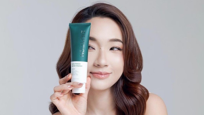 dr. Zie Resmi Merilis Ziepotion, Skincare Pertamanya Setelah Penantian 3 Tahun