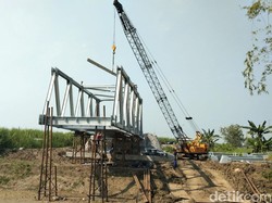 Pembangunan Jembatan Mojokerto-Gresik Capai 83%