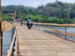 Ada Jembatan Apung, Pengendara Tempuh Bantul-Kulon Progo Kurang dari Sejam