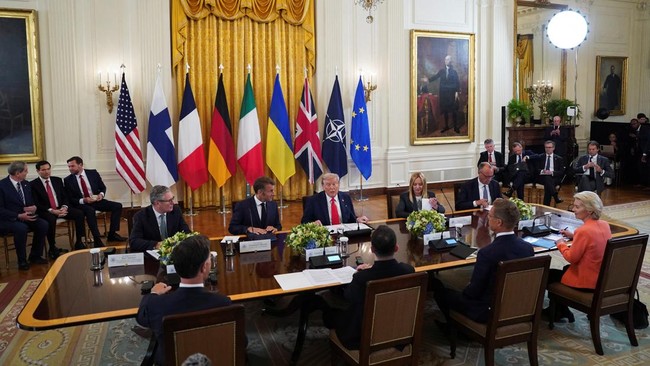 Ukraina Borong Senjata AS sampai Australia Tolak Masuk Pejabat Israel Pertemuan Presiden Amerika Serikat Donald Trump dengan pemimpin Eropa membahas Rusia-Ukraina menjadi sorotan pada Selasa (19/8).