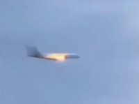 Pesawat Boeing Bawa 273 Penumpang Terbakar di Udara, Mesin Meledak Pesawat Boeing Bawa 273 Penumpang Terbakar di Udara, Mesin Meledak