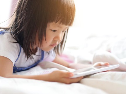 PM Singapura Minta Ortu Tak Jadikan Ponsel sebagai Babysitter agar Anak Tak Rewel