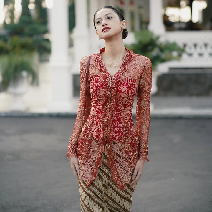 <p>Hal itu tentunya membuat bunda dan anak satu ini dibanjiri pujian netizen. &ldquo;Cakep bngtttt masyaAllah,&rdquo; tulis akun <em>@mutia_aprilia****.</em> &ldquo;Badannya bagus banget,&rdquo; tulis akun <em>@ummi.fa****.</em> &ldquo;Asila sama momi cantik,&rdquo; tulis akun <em>@atijemb****.&nbsp;</em>(Foto: Instagram@therealasilamaisa)</p>