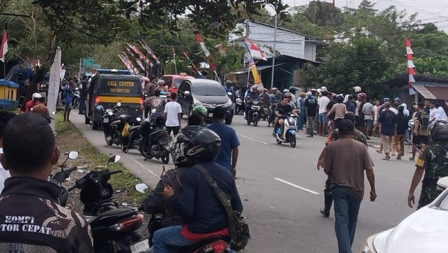 Polisi menangkap IS (19), pelaku penusukan siswa hingga tewas saat perkelahian antarsiswa di Ambon, Maluku.