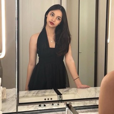 Buah Jatuh Tak Jauh dari Pohon, Ini 7 Potret Sydney Anak Cut Tari Debut Jadi Artis