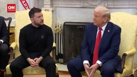 VIDEO: Momen Trump dan Reporter Gedung Putih Puji Outfit Zelensky