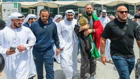 Chimaev Disambut bak Pahlawan di UEA Usai Juara Dunia UFC