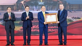 Vingroup Raih Orde Buruh Kelas Satu atas Proyek Pusat Konvensi Vietnam