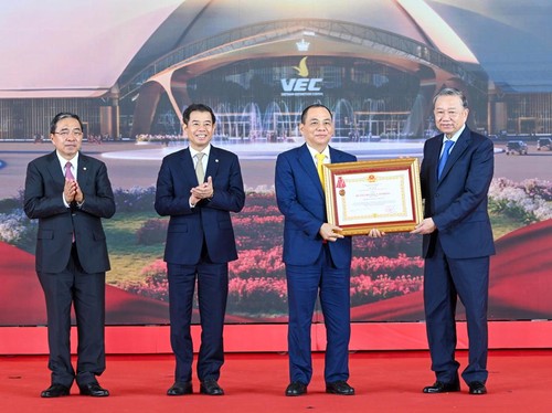 Vingroup Raih Orde Buruh Kelas Satu atas Proyek Pusat Konvensi Vietnam