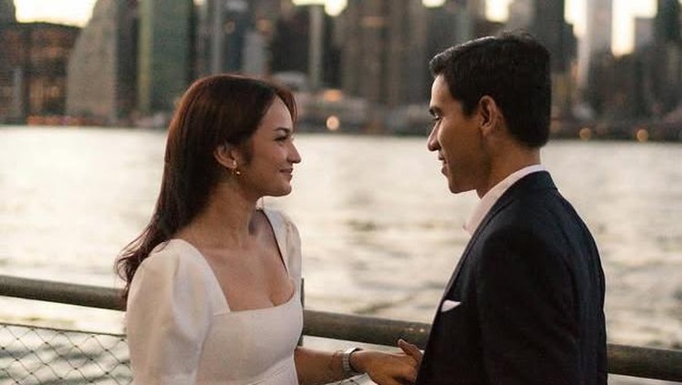 5 Potret Kebersamaan Enzy Storia & Suami Diplomat 5 Potret Kebersamaan Enzy Storia & Suami Diplomat