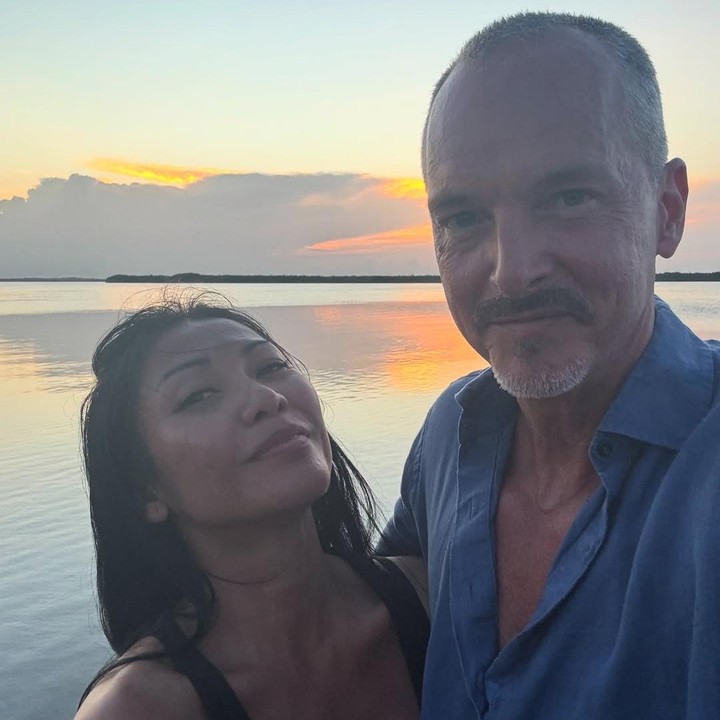 <p>Kehidupan pasangan artis tampaknya tak pernah lepas dari sorot publik, tak terkecuali Anggun Cipta Sasmi. Sang penyanyi belum lama ini menikmati liburan romantis bersama suami bulenya, Christian Kretschmar. (Foto: Instagram@anggun_cipta)</p>