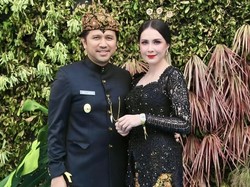 Kondisi Terkini Arumi Bachsin dan Emil Dardak Usai Kantor Dibakar