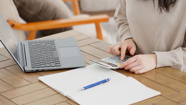 Demi Anak, 81 Persen Orang Tua Rela Berutang hingga Alami Stres Berat