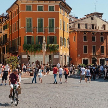 3 Kebiasaan Unik Orang Italia yang Bikin Hidup Bahagia, Mau Coba Juga?