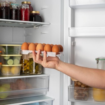 Bisa Rusak Kualitas, 5 Makanan Ini Jangan Simpan di Pintu Kulkas