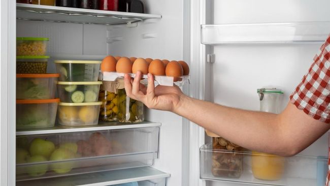 Bisa Rusak Kualitas, 5 Makanan Ini Jangan Simpan di Pintu Kulkas