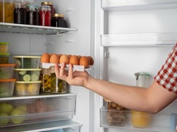 Cara Menyimpan Makanan di Kulkas agar Tidak Keras