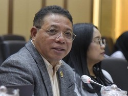 Inosentius Samsul Jadi Calon Hakim MK Gantikan Arief Hidayat