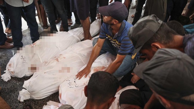 Serangan Israel ke Palestina, khususnya ke Gaza, dalam kurun 19 bulan mengakibatkan puluhan ribu korban tewas dan mayoritas adalah warga sipil.