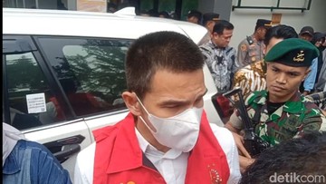 Terpukul atas Kasus Obat Keras, Kesehatan-Mental Jonathan Frizzy Menurun