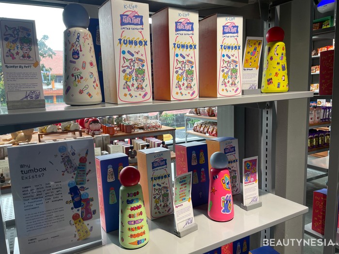 Kolaborasi K-LIFE dengan Seniman Lokal, Hadirkan TUMBOX