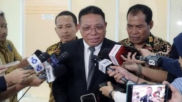 Komisi III Setujui Inosentius Calon Hakim MK Pengganti Arief Hidayat