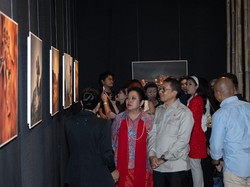 Menbud Puji Refleksi Visual di Pameran Fotografi 80 Tahun Keberagaman