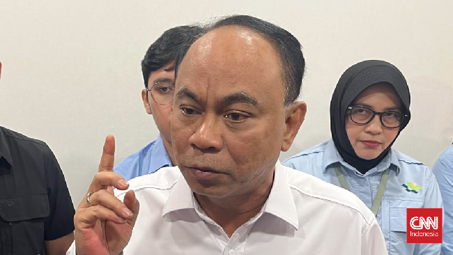Menteri Koperasi Budi Arie dipastikan terkena reshuffle pada hari ini, Senin (8/9). Penggantian Budi Arie diumumkan Menteri Sekretaris Negara Prasetyo Hadi.