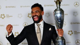 Salah Raih Hattrick PFA Player of The Year, Kalahkan Rekor Ronaldo