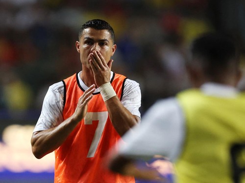 Perlakuan Fans Hong Kong ke Ronaldo dan Messi Beda Banget