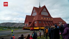VIDEO: Momen Gereja Kiruna di Swedia Dipindahkan Pakai Truk