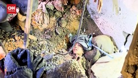 VIDEO: Detik-detik Evakuasi Perempuan Gaza Tertimbun Reruntuhan