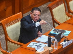 Diminta Tak Hantam DPR, Calon Hakim MK Inosentius: Saya Tahu Apa Yang Terjadi