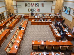 Inosentius Samsul Gantikan Arief Hidayat Sebagai Hakim MK