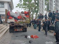 Urusan Sampah Berujung Protes Warga Pandeglang Tak Sudah-sudah