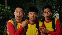 Jual Sepatu Sampai Ngamen, Kisah Fajar Nugra, Randhika Djamil, dan Sadana Agung Saat Kepepet Uang