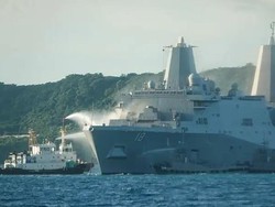 Kapal Angkatan Laut AS Terbakar Selama 12 Jam di Lepas Pantai Jepang