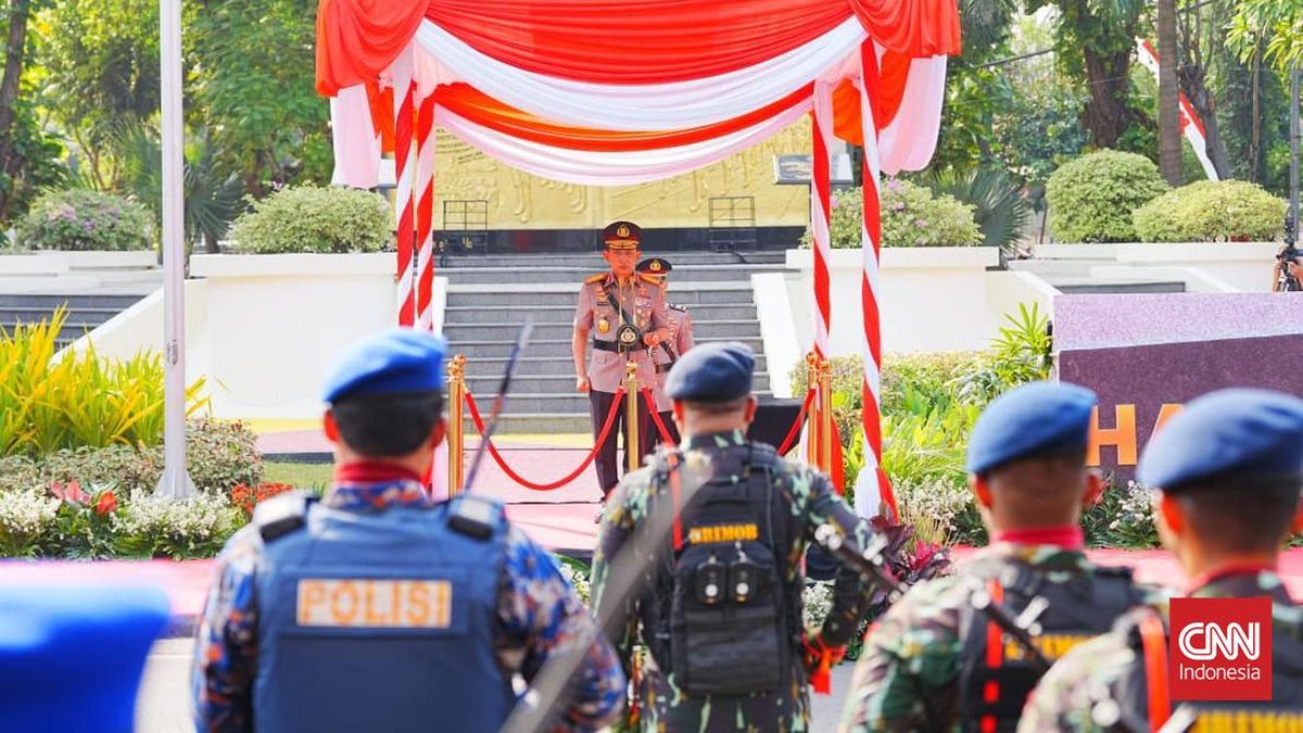 Kapolri Pimpin Upacara Hari Juang Polri 2025 di Surabaya