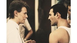Lirik Lagu Under Pressure - Queen & David Bowie