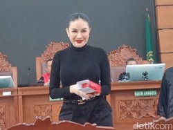Nikita Mirzani Sebut Permintaan Uang Rp 4 M ke Reza Gladys Hanya Candaan