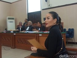 Nikita Mirzani Keukeuh Rp 4 M dari Reza Gladys Bayaran Endorse Review Produk