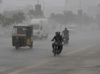 Hujan Deras Pecahkan Rekor, Kota Terbesar Lumpuh-Korban Berjatuhan Hujan Deras Pecahkan Rekor, Kota Terbesar Lumpuh-Korban Berjatuhan