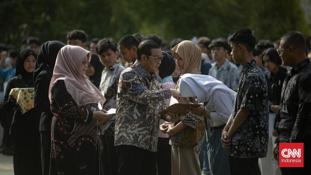 Pramono Anung Beri Apresiasi Atlet Berprestasi DKI Rp10,8 Miliar