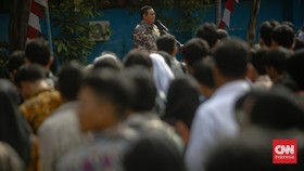 Pramono Putihkan Ijazah 1.897 Siswa, Total Anggaran Rp7,6 Miliar