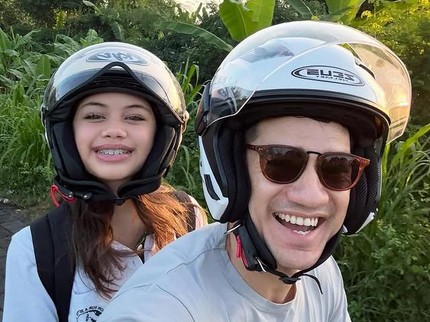 Potret Kedekatan Andrew White dan Sang Putri, Antar Sekolah hingga Dinner Berdua