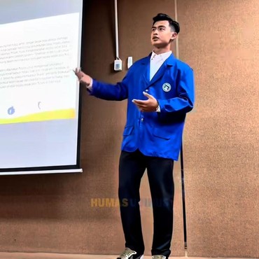 Tanpa Azizah Salsha, Ini 7 Potret Pratama Arhan Jalani Sidang Proposal Skripsi Jadi Sarjana