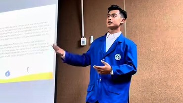 Tanpa Azizah Salsha, Ini 7 Potret Pratama Arhan Jalani Sidang Proposal Skripsi Jadi Sarjana